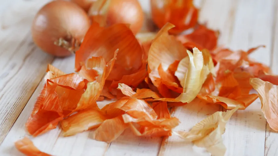 De ce nu ar trebui să arunci cojile de ceapă – beneficii surprinzătoare pentru sănătate