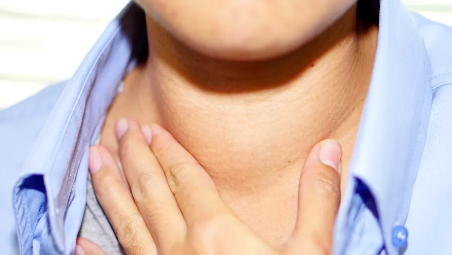 Simptomul tăcut care semnalează cancerul de tiroidă. Îl depistezi când mergi la baie