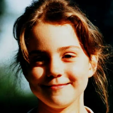 Cine este fetița din imagine? Acum e una dintre cele mai cunoscute femei din lume