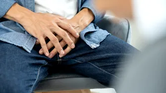 Durerea testiculară: cauze, simptome și când trebuie mers urgent la medic