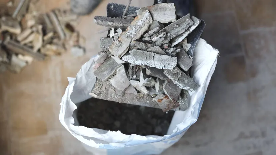 Cum să folosești cenușa din sobă ca parfum de cameră. Scapi de mirosurile persistente sau de aer stătut. 6 moduri în care o mai poți folosi la curățenie