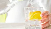 Slăbește cu apă și lămâie! Sfatul medicului: Se bea cu 30 de minute înainte de masă
