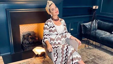 Cum arată Katy Perry însărcinată. A fost surprinsă nud