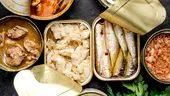 Peștele la conservă pe care nutriționiștii îl pun pe primul loc. E plin de omega-3 și calciu