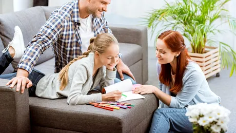 Cum să te conectezi mai bine cu copilul tău adolescent