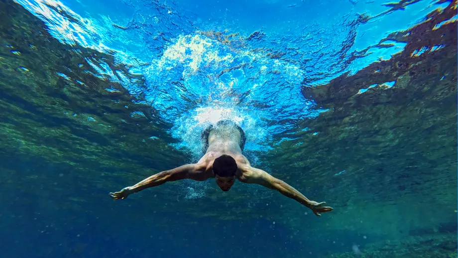 Un bărbat a trăit aproape 100 de zile sub apă, în cadrul unui experiment. Ce modificări uluitoare a suferit corpul său