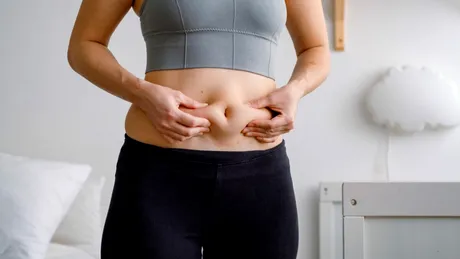 8 alimente care topesc grăsimea și te ajută să obții pătrățele. Sunt mai bune decât exercițiile pentru abdomen