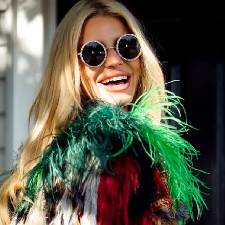 Jessica Simpson, într-o formă incredibilă după ce a slăbit 45 kg: „Învăț să-mi iubesc corpul în toate formele lui”