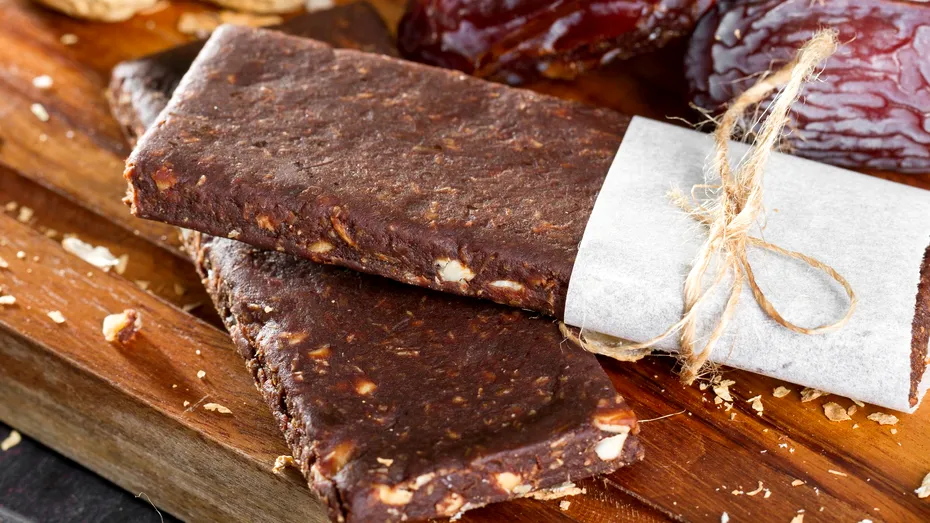 Cel mai bun baton energizant, FĂRĂ ZAHĂR. Rețeta din 3 ingrediente