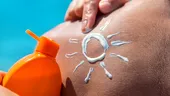 Greșeala pe care mulți o fac vara și care poate afecta sănătatea pielii. Dermatologii demontează mitul despre crema cu SPF