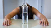 Dieta cu apă: minus 5 kilograme în 7 zile. Care sunt riscurile?