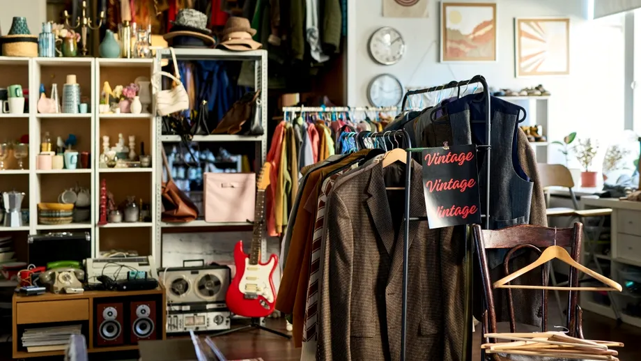 A cumpărat un dosar cu 50 de cenți dintr-un magazin second-hand și a rămas fără cuvinte când l-a deschis acasă: 