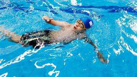 Sporturi care înalță copiii. Ce tip de mișcare ajută la creșterea în înălțime și care sunt cauzele staturii mici