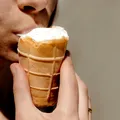 Alimentele surprinzătoare care te ajută să te răcorești când temperaturile trec de 35 de grade. Cu ce să înlocuiești înghețata sau băuturile reci pe caniculă