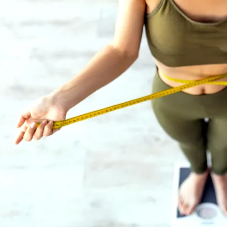 Cum să slăbești în timp ce dormi. 5 metode simple care ard calorii fără efort