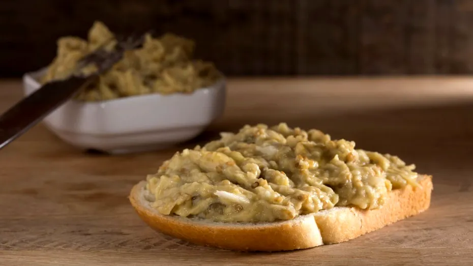Cum păstrezi salata de vinete deschisă la culoare? Trucurile simple pentru un preparat cremos și gustos