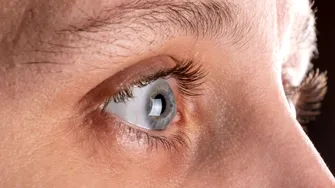 Semnul subtil din sprâncene care anunță o carență