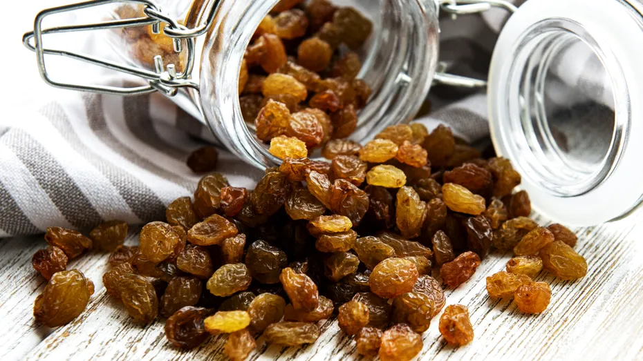 În ce să înmoi stafidele pentru cozonac. Trucuri simple pentru un gust desăvârșit