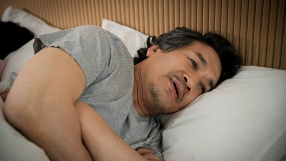 Obiceiuri proaste care îți distrug viața și cum să le schimbi. Mare grijă la nopțile nedormite