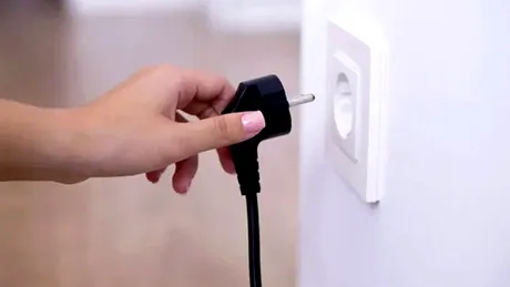 De ce ies scântei din prize și când devine periculos