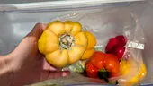 Cât timp rezistă, de fapt, ardeii grași în frigider? 5 semne că trebuie să îi arunci