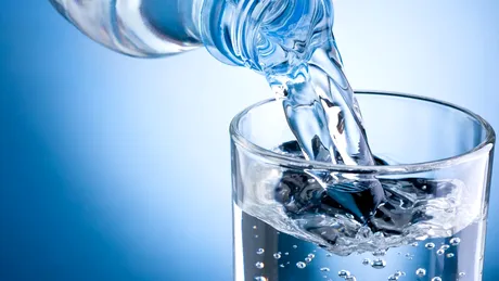 Câtă apă bei în sezonul rece?
