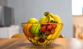 Cum păstrezi fructele de vară să reziste mai mult. Unde este mai bine să le ții: în frigider sau pe blatul din bucătărie?