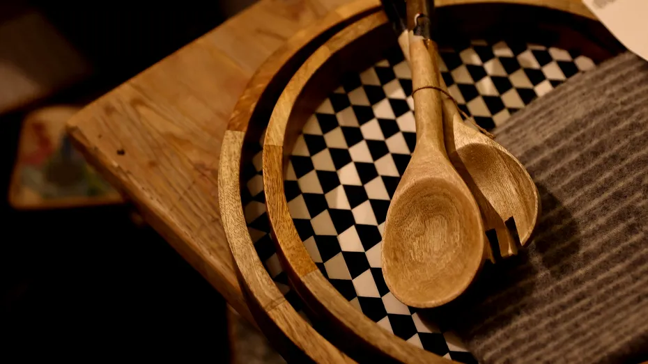 Cum să dezinfectezi ustensilele de bucătărie din lemn. Pașii simpli de urmat