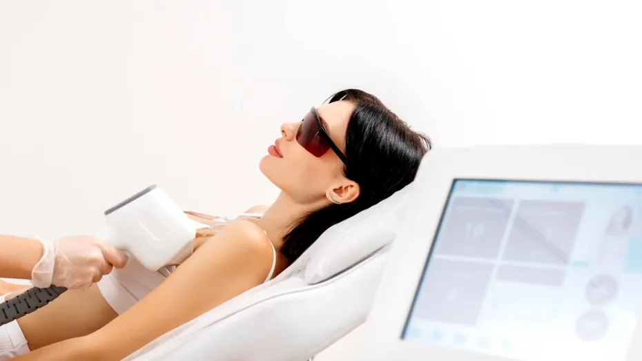 Epilarea definitivă cu laser: mai puțin păr, piele mai sănătoasă. De ce contează tehnologia pe care o alegi