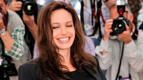 Angelina Jolie e din nou însărcinată cu gemeni!
