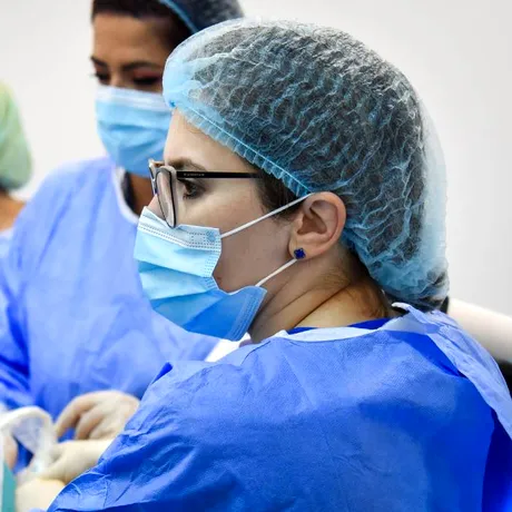 Cum se tratează eficient cancerul de col uterin local avansat