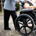 Lovitură pentru beneficiarii certificatelor de handicap! Cine rămâne fără facilități?