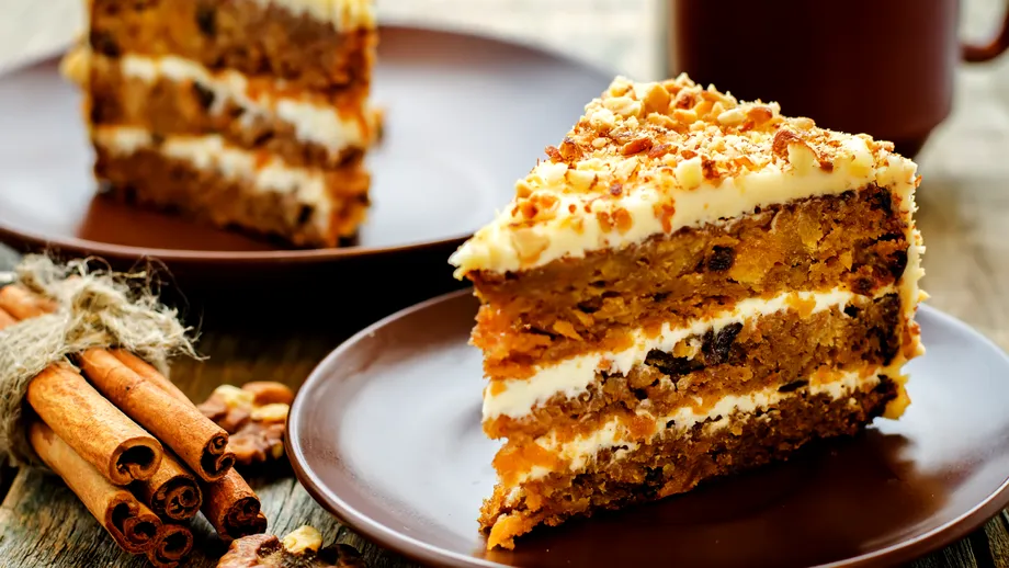 Rețeta de carrot cake fără gluten și fără zahăr. Prăjitura perfectă pentru toamnă