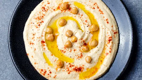 Cât de sănătos este să consumi humus? Vitamine, minerale şi alte proprietăţi