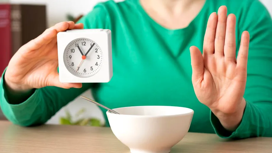 Postul de 36 de ore: metoda radicală propusă de un medic pentru eliminarea grăsimii de pe abdomen. „Deblochează” rezistența la slăbit