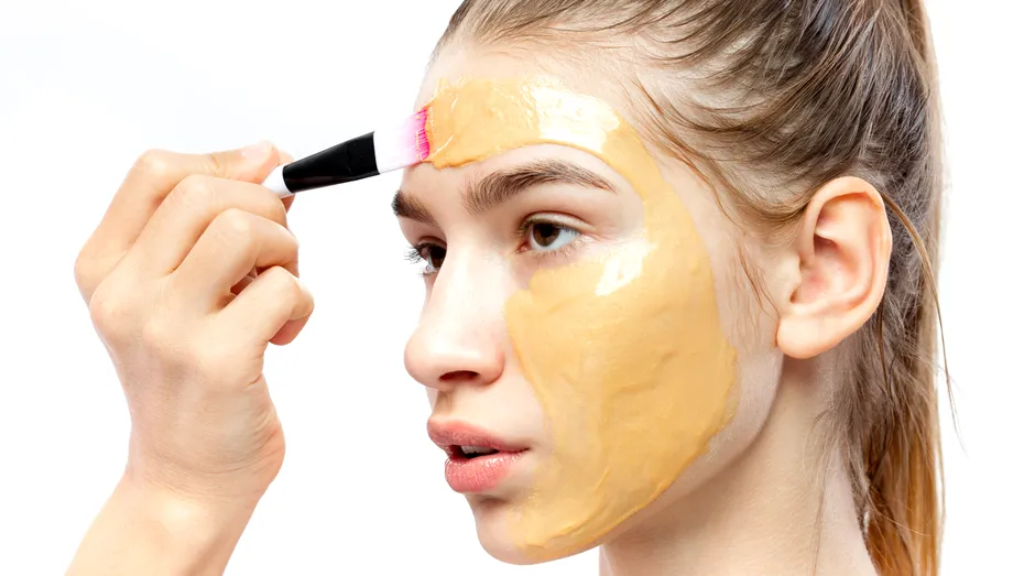 Mască cu ou pentru redarea fermității pielii. Cum să obții efectul de „piele de bebeluș”, acasă