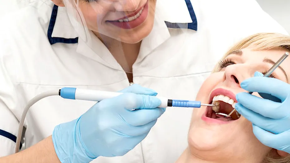 Parodontoza: 6 semne care prevestesc boala gingiilor