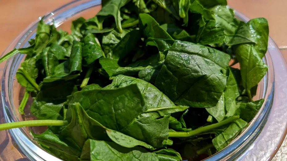 Mănânci des în oraș? Atenție la alimentele ce pot produce toxiinfecție alimentară