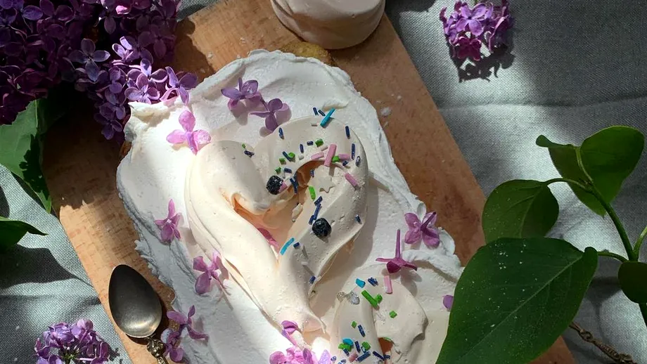 Mai ai alimente de la Paște? Nu le arunca! Transformă-le în prăjitura delicioasă a primăverii