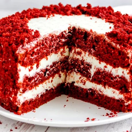 Cum să gătești tort Red Velvet la oala cu presiune. Iată rețeta pas cu pas pentru un desert clasic reinterpretat