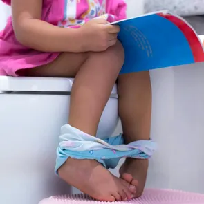 Constipația cronică la copii: ce este „burtica blocată”