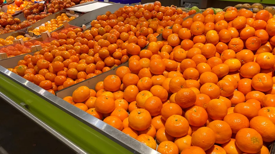 Portocalele din supermarket, pline de pesticide! Ce consumă, de fapt, românii
