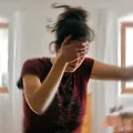 Simptomul care dispare rapid când te ridici în picioare. Poate indica o tumoră cerebrală