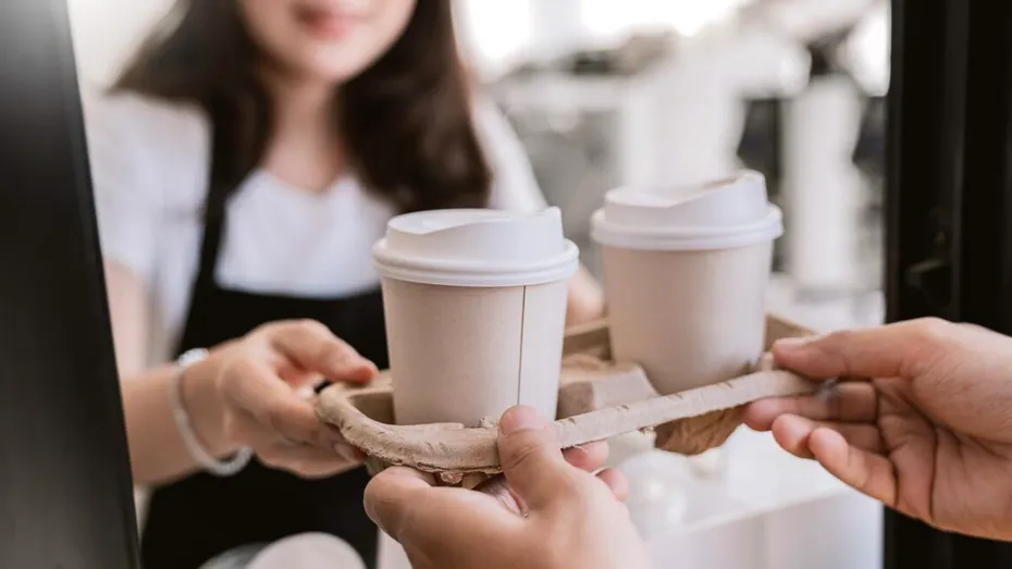 Băuturile fierbinți ar putea crește riscul de cancer esofagian. Oamenii de știință explică legătura