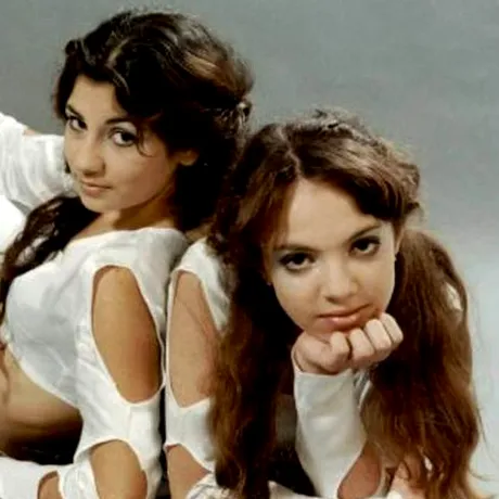 O mai ții minte pe Raluca din trupa Angels?! A renunțat la muzică și are 5 copii / GALERIE FOTO