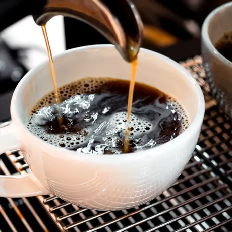Două condimente naturale care îți protejează inima și reduce inflamația din corp. Se potrivesc perfect în cafea