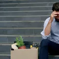 Românii rămași fără loc de muncă pot primi bani de la stat. Condițiile pentru acordarea ajutorului de șomaj