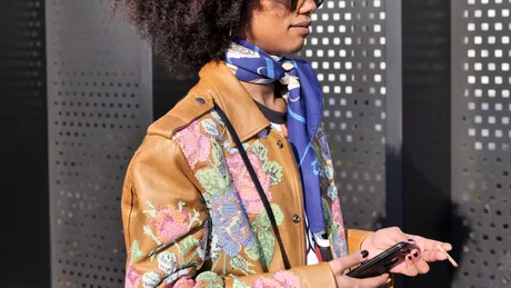 Cum să îngrijești părul creț