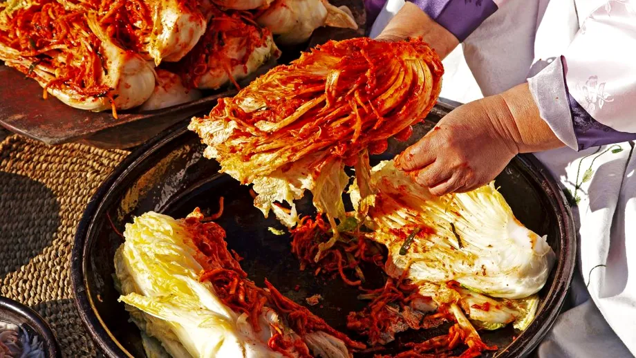 Rețete fermentate care stimulează imunitatea și încetinesc procesul de îmbătrânire. Cum să faci acasă faimosul preparat coreean