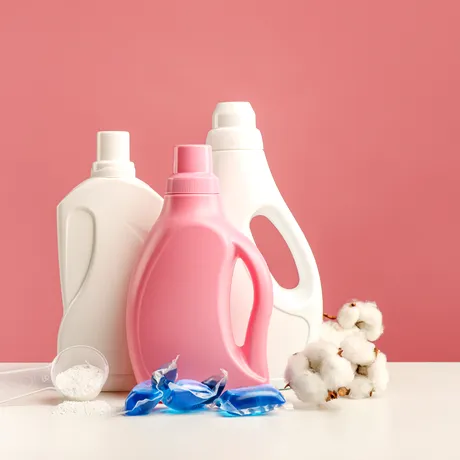 Care sunt cei mai buni detergenți de rufe? Un produs ieftin din supermarket a trecut testele experţilor